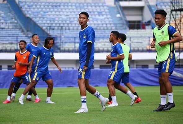 legiun-asing-baru-persija-siap-debut-mengguncang-bri-super-league_53baa8e12.jpg