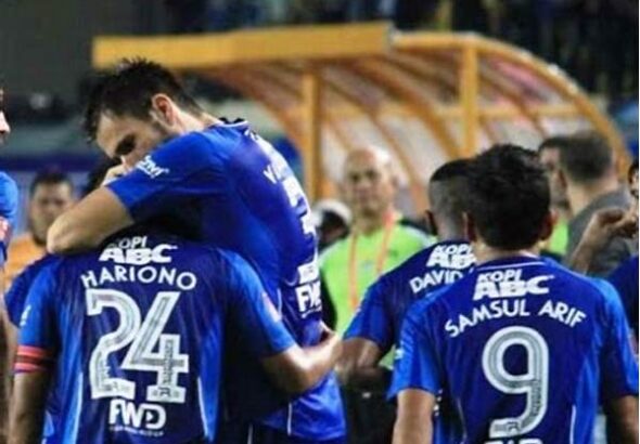 skor-mencengangkan-hasil-laga-tadi-malam-persib-bandung-bantai-psis-semarang-5-papan-atas-memanas_e16e77a79.jpg